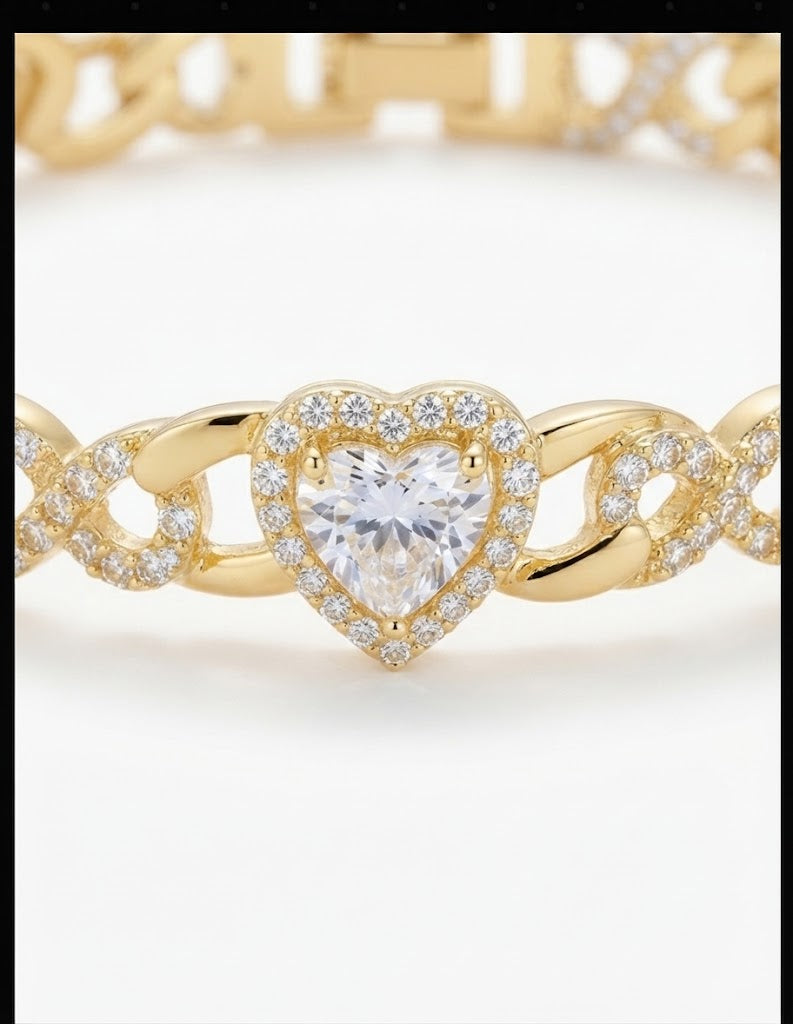 Gold-plated bracelet with infinity charm - close-up detail